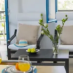 Ayios Elias Апартаменты *